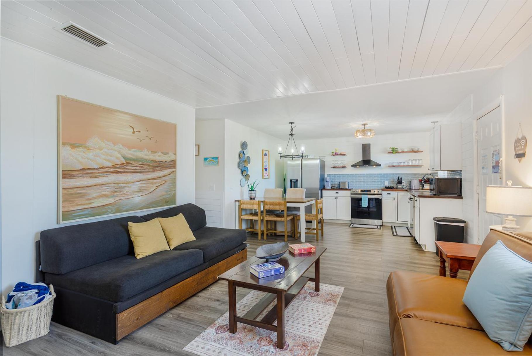 Beachside Bliss - Breakfast, Walk To Schooners, Sleeps 15, Fenced Privacy Holiday home Panama City Beach