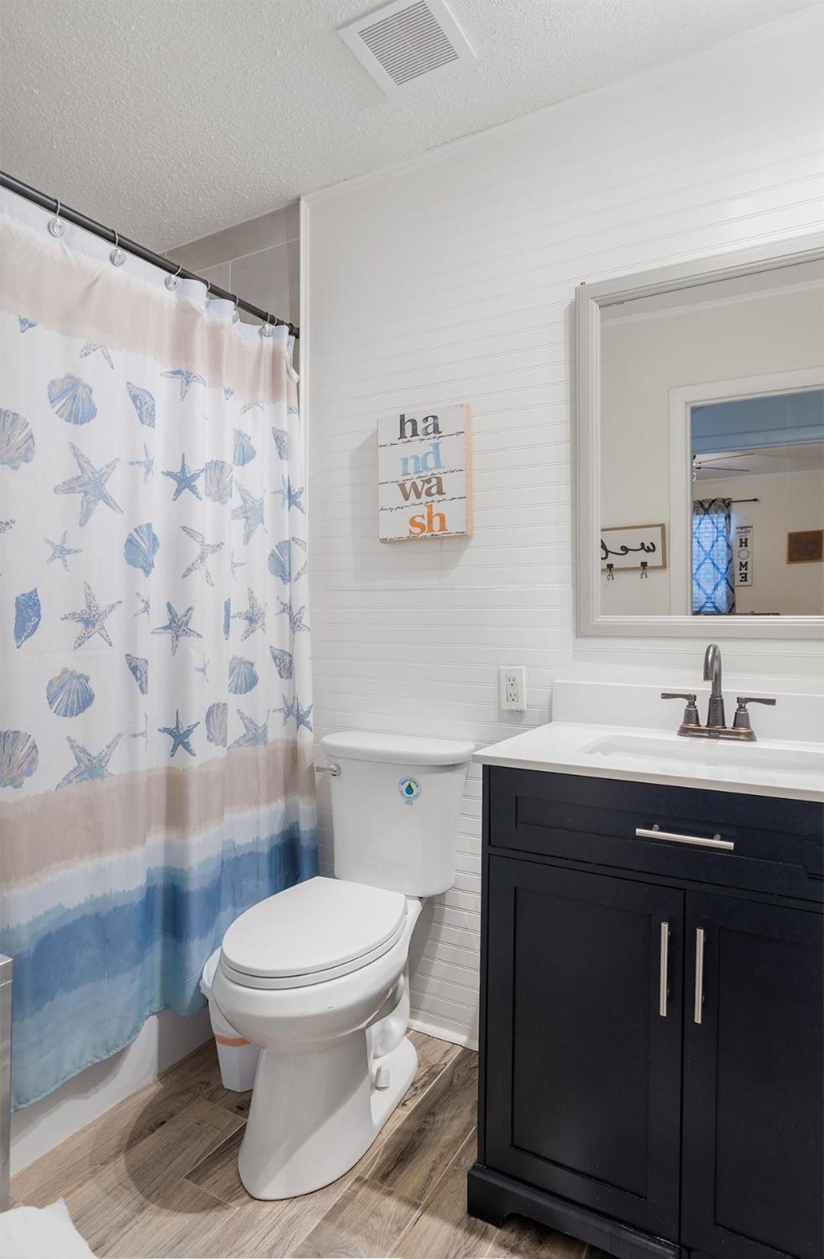 Beachside Bliss - Breakfast, Walk To Schooners, Sleeps 15, Fenced Privacy Holiday home