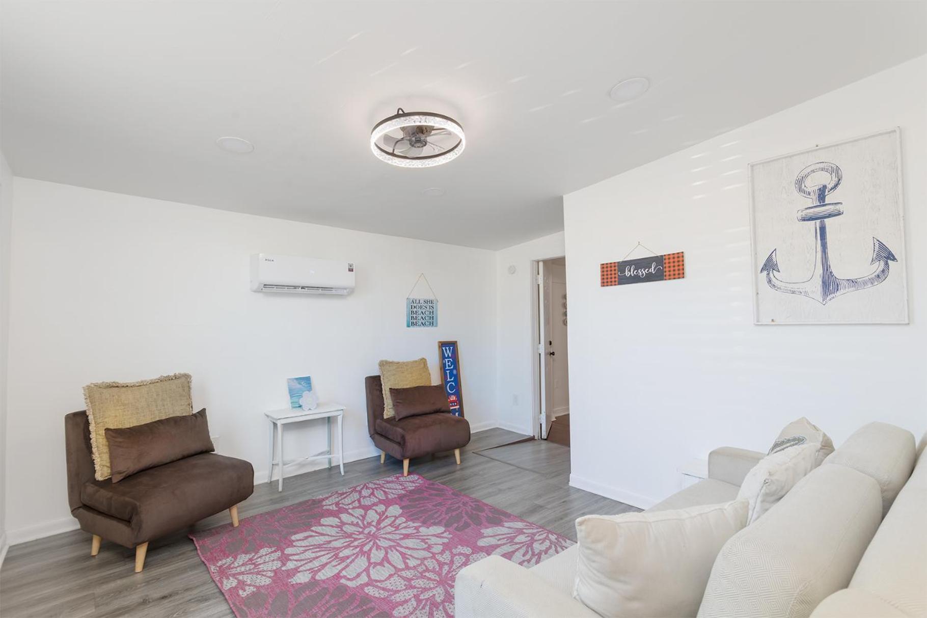 Holiday home Beachside Bliss - Breakfast, Walk To Schooners, Sleeps 15, Fenced Privacy